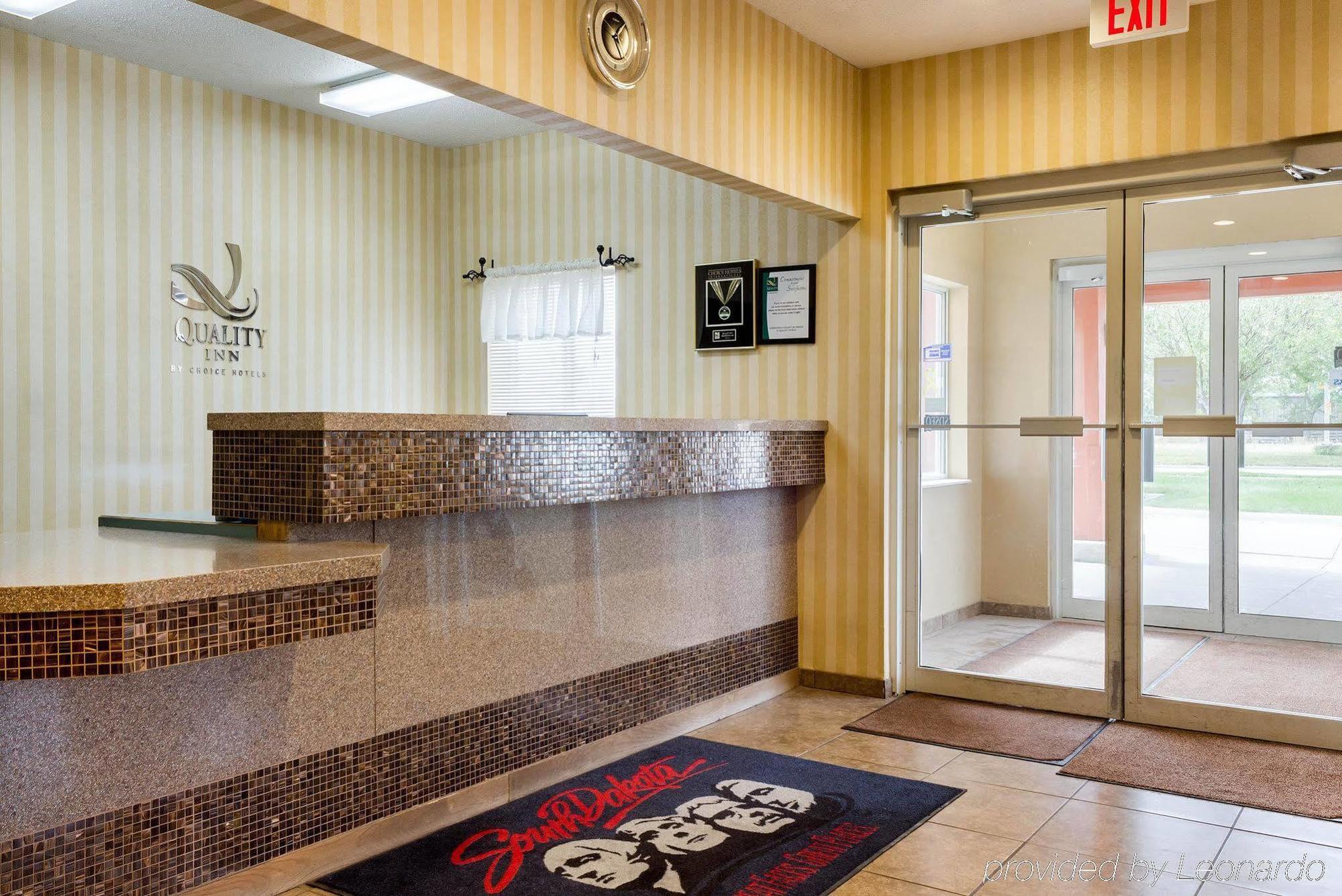 Quality Inn Brookings-University Екстериор снимка
